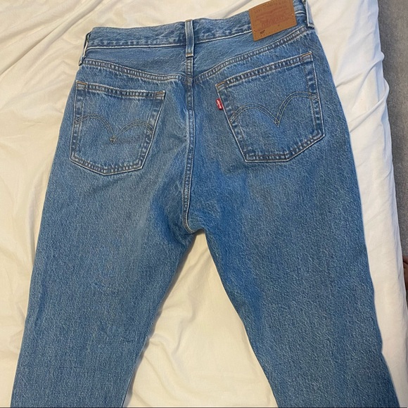 Levi’s 501 jeans (mom style) cut at bottoms, can be worn folded or straight leg. - Picture 4 of 5